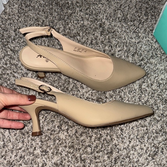 Ankis Slingback Kitten Nude Heels LIKE NEW!! - Picture 1 of 7